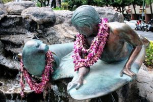 Makua und Kila, Denkmal in Honolulu auf O'ahu